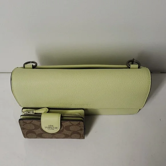 Coach C9971 Turner Flap Pebble Leather + C0082 Medium Corner Zip Wallet Lime